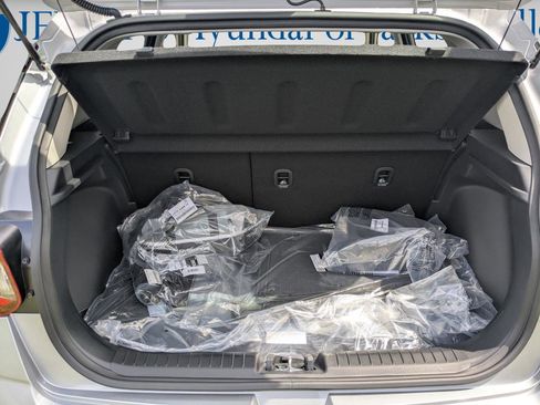 New 2025 Hyundai Venue SE FWD image 9