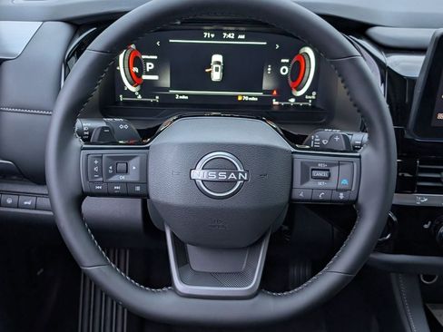 New 2026 Nissan Pathfinder SL FWD image 10