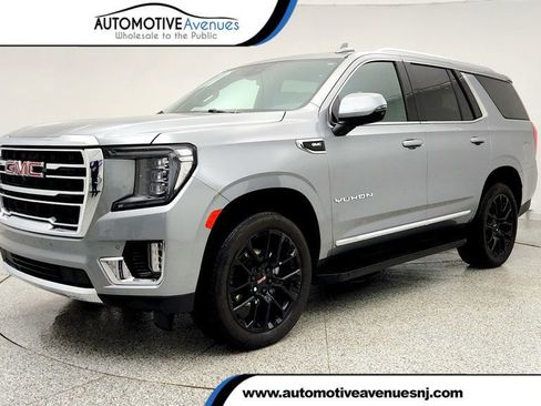 Used 2023 GMC Yukon SLT w/ SLT Premium Package image 1