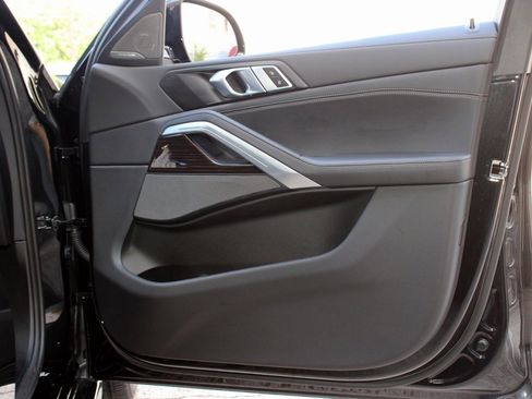 Used 2025 BMW X6 xDrive40i image 27