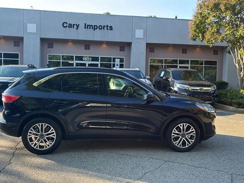 Used 2021 Ford Escape SEL w/ Technology Package image 4