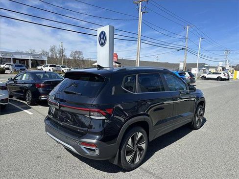 New 2026 Volkswagen Taos SE AWD/4WD image 6
