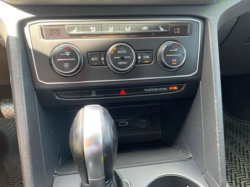 Used 2018 Volkswagen Atlas SE FWD image 28