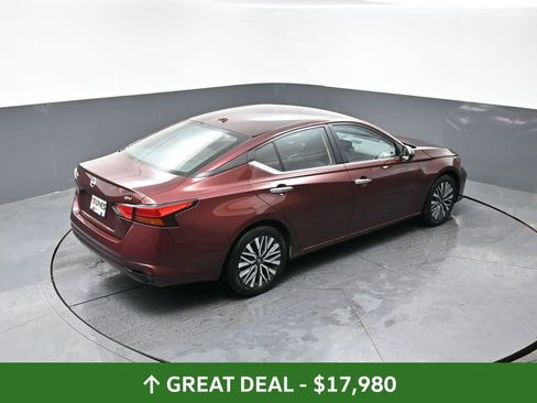 Used 2024 Nissan Altima 2.5 SV image 41