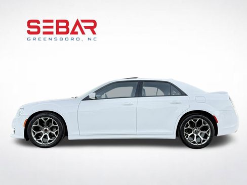 Used 2018 Chrysler 300 S w/ 300S Premium Group image 18