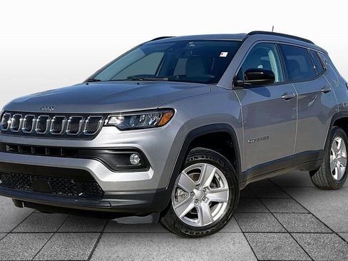 Used 2022 Jeep Compass Latitude w/ Sun and Sound Group image 1