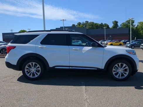 Used 2021 Ford Explorer XLT w/ Equipment Group 202A AWD/4WD image 3