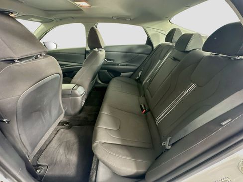 Used 2024 Hyundai Elantra SEL w/ Convenience Package FWD image 28
