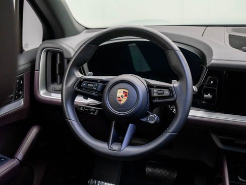 Certified 2024 Porsche Cayenne image 12