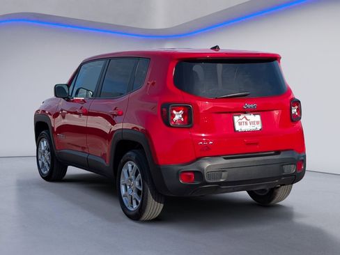 Used 2023 Jeep Renegade Latitude image 6