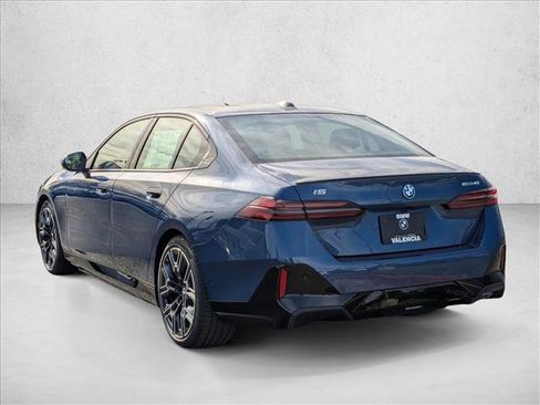 Used 2026 BMW i5 eDrive40 w/ M Sport Package image 9