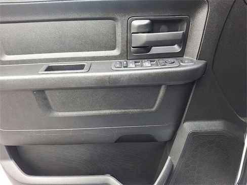 Used 2024 RAM 2500 Tradesman w/ Chrome Appearance Group image 12