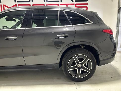 Used 2025 Mercedes-Benz GLC 300 4MATIC image 4