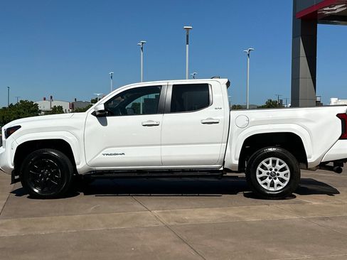 Used 2024 Toyota Tacoma SR5 RWD image 7