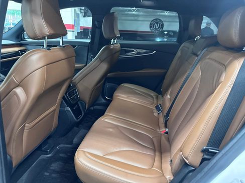 Used 2022 Lincoln Nautilus Reserve AWD/4WD image 40