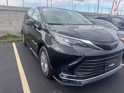 Used 2022 Toyota Sienna XLE w/ XLE Plus Package