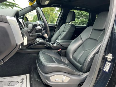Used 2016 Porsche Cayenne AWD/4WD image 11