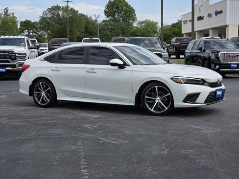 Used 2024 Honda Civic Touring image 2