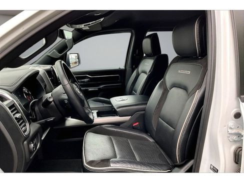 Used 2024 RAM 1500 Laramie AWD/4WD image 24