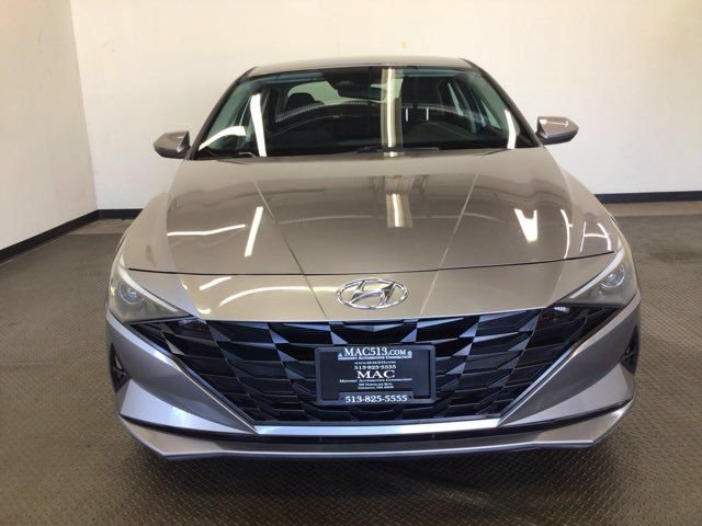Used 2023 Hyundai Elantra SE FWD image 2