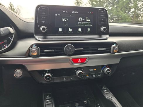 Used 2020 Kia Telluride S w/ S 8 Passenger Seating Package image 5