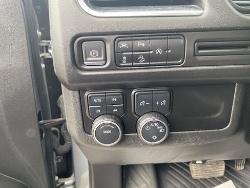 Used 2023 Chevrolet Tahoe Premier AWD/4WD image 17