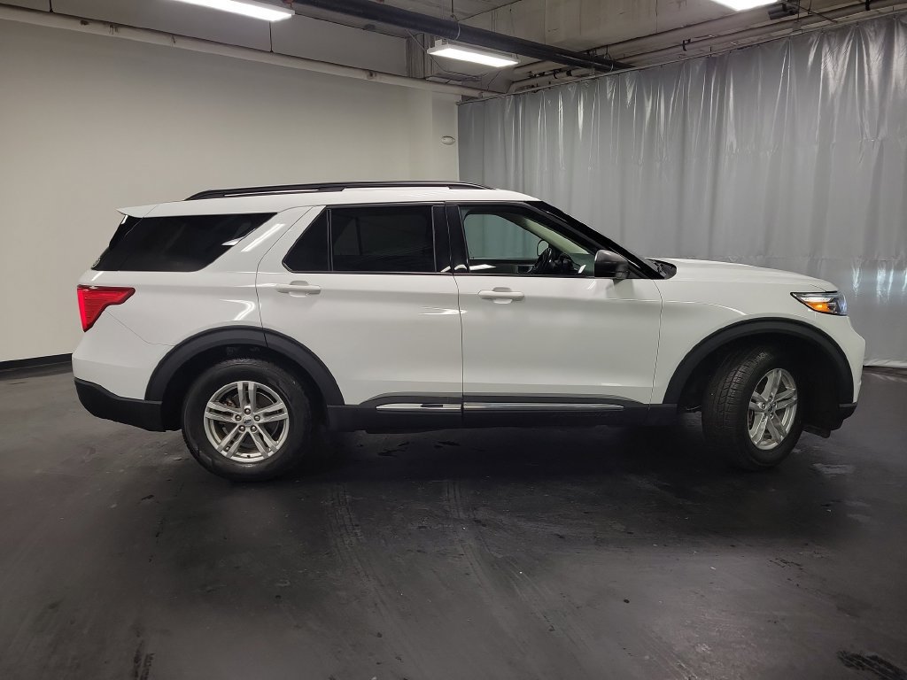 Used 2023 Ford Explorer XLT w/ Equipment Group 202A RWD image 9