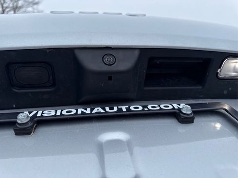 Used 2025 Jeep Grand Cherokee L Laredo w/ Luxury Tech Group I image 16