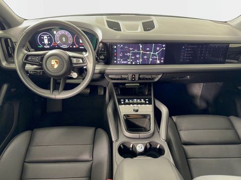Certified 2024 Porsche Cayenne AWD/4WD image 17