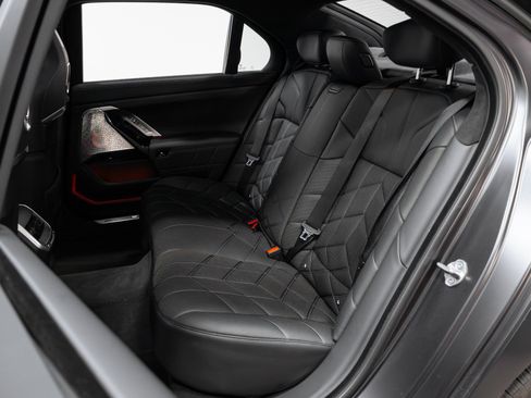 Used 2023 BMW 760i xDrive w/ Parking Assistance Package image 37