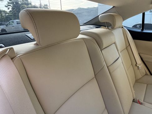 Used 2013 Lexus ES 350 w/ Premium Pkg FWD image 40