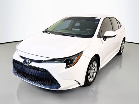 Used 2022 Toyota Corolla LE image 4