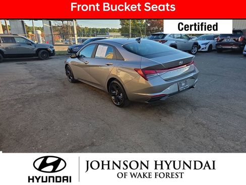 Certified 2023 Hyundai Elantra SEL w/ Preferred Accessory Package image 15