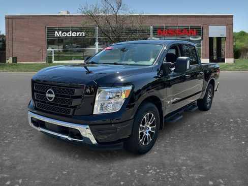 Used 2024 Nissan Titan SV w/ SV Convenience Package RWD image 1