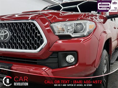 Used 2018 Toyota Tacoma TRD Sport AWD/4WD image 41
