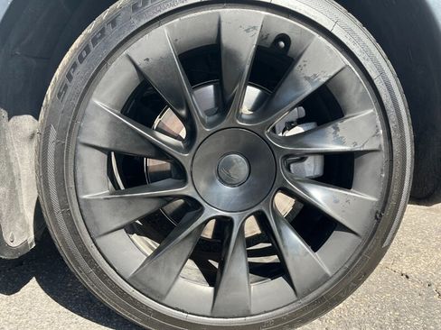 Used 2022 Tesla Model Y Long Range AWD/4WD image 33