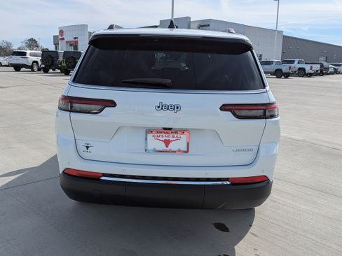 New 2025 Jeep Grand Cherokee L Laredo w/ Luxury Tech Group I image 6