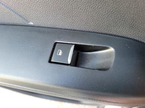 Certified 2022 Ford Escape SE w/ SE Sport Appearance Package image 12