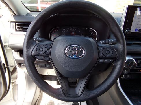 Used 2025 Toyota RAV4 XLE w/ Convenience Package FWD image 36