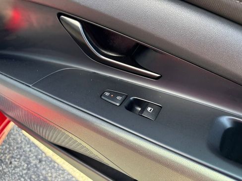 Certified 2025 Hyundai Elantra Sport FWD image 33