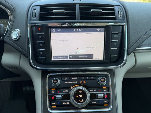 Used 2020 Lincoln Continental w/ Premium Package image 19