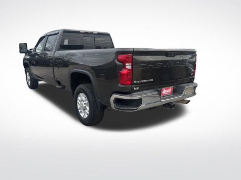 Used 2023 Chevrolet Silverado 2500 LT w/ Convenience Package image 3