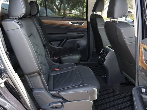 New 2026 Volkswagen Atlas SE image 18
