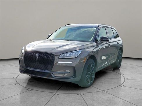 New 2026 Lincoln Corsair Premiere image 3