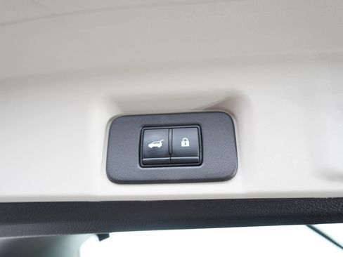 Used 2024 Nissan Ariya AWD image 18