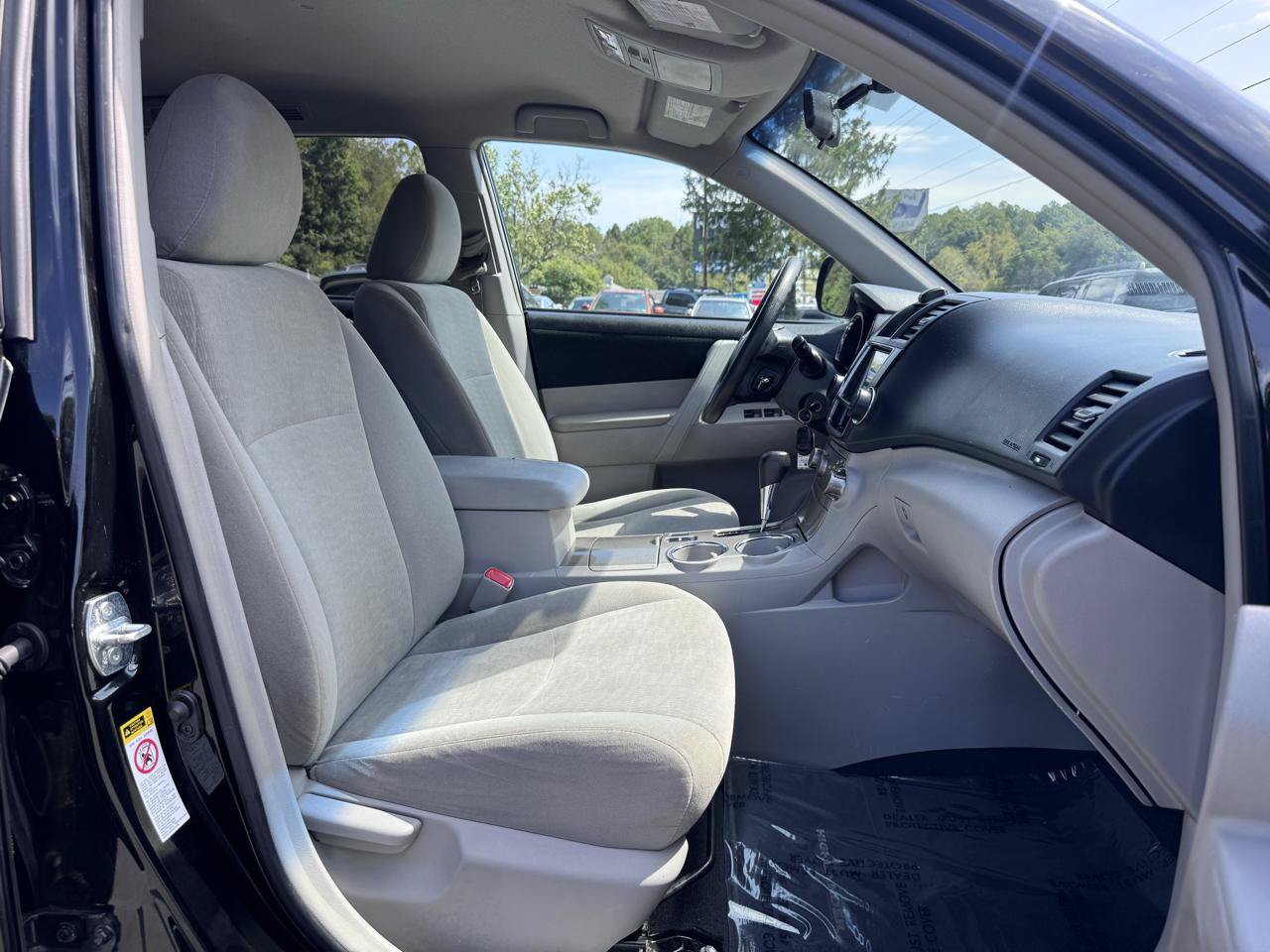 Used 2013 Toyota Highlander Plus FWD image 15