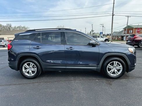 Used 2019 GMC Terrain SLE w/ Driver Convenience Package image 9