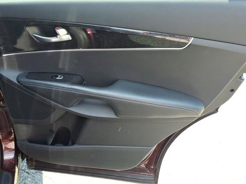 Used 2016 Kia Sorento AWD w/ LX Convenience Package image 19