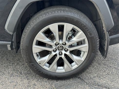 Used 2024 Toyota RAV4 XLE Premium image 9