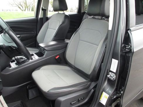 Used 2017 Ford Escape SE w/ Equipment Group 201A image 17